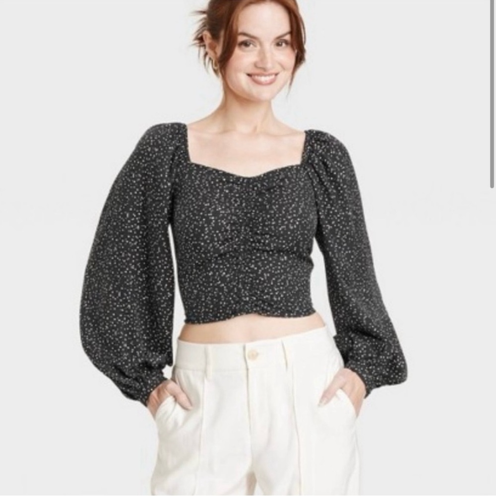 Women's Black Puff Sleeve Top
